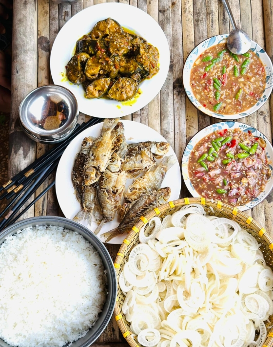 Khám Phá Đặc Sản Miền Trung – Hương Vị Truyền Thống Đậm Đà